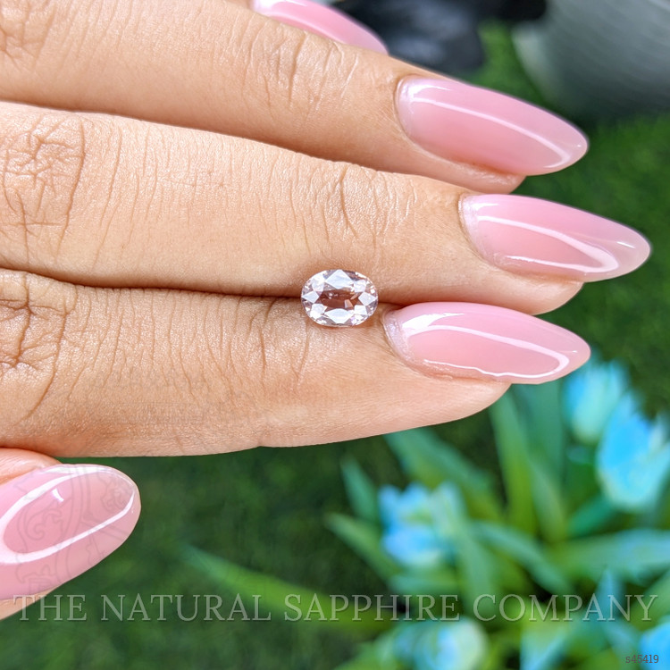 0.98 Ct. Pinkish Brown Sapphire from Ceylon (Sri Lanka)