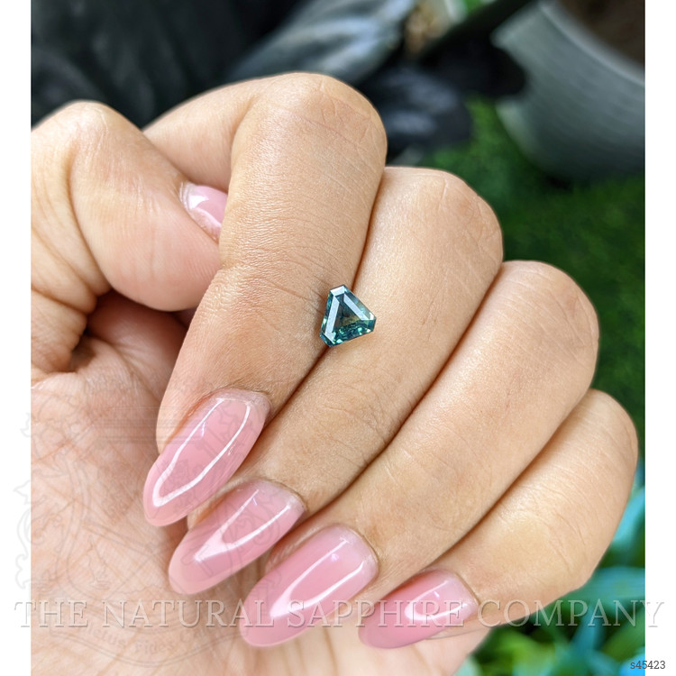 1.00 Ct. Bluish Green Sapphire from Ceylon (Sri Lanka)