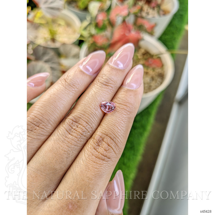 1.52 Ct. Pink Sapphire from Ceylon (Sri Lanka)