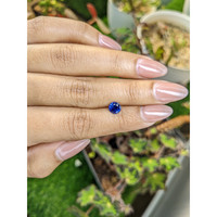 1.00 Ct. Blue Sapphire from Ceylon (Sri Lanka) Life Style