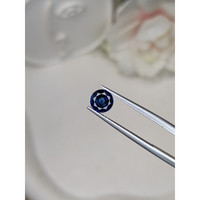 1.05 Ct. Blue Sapphire from Ceylon (Sri Lanka) Life Style
