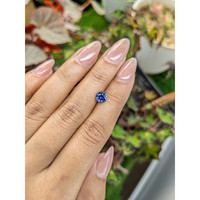 1.00 Ct. Blue Sapphire from Ceylon (Sri Lanka) Life Style