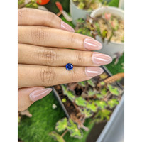 1.00 Ct. Blue Sapphire from Ceylon (Sri Lanka) Life Style