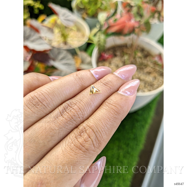 0.47 Ct. Yellow Sapphire from Ceylon (Sri Lanka)
