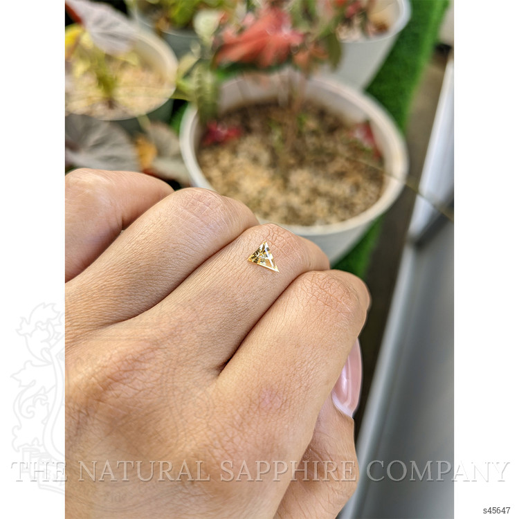 0.47 Ct. Yellow Sapphire from Ceylon (Sri Lanka)