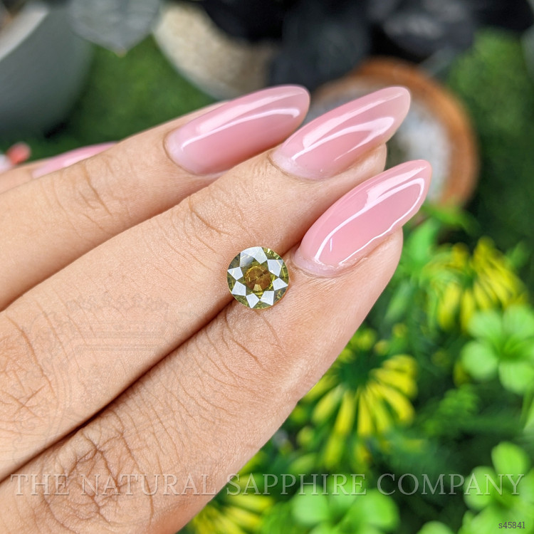 1.22 Ct. Yellowish Green Sapphire from Tanzania