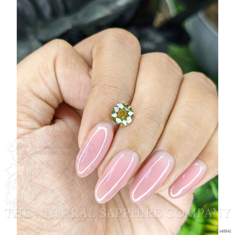 1.22 Ct. Yellowish Green Sapphire from Tanzania