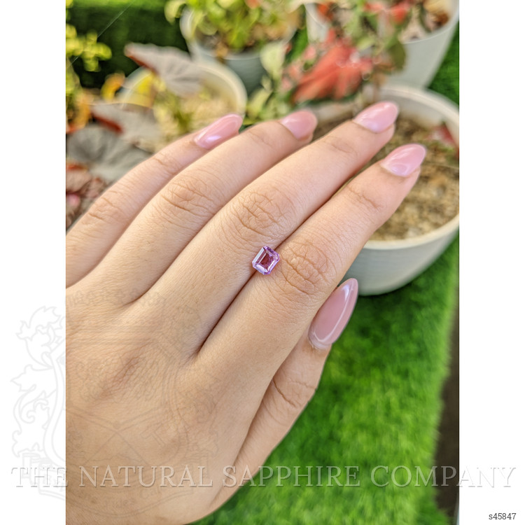 0.91 Ct. Pink Sapphire from Ceylon (Sri Lanka)