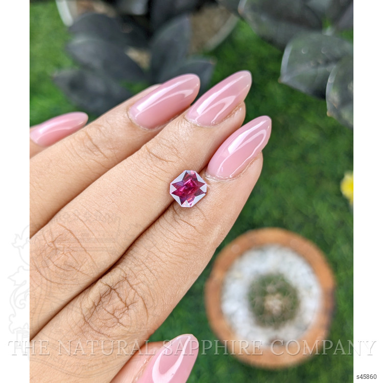 1.58 Ct. Purplish Pink Sapphire from Ceylon (Sri Lanka)