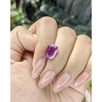 4.23 Ct. Pinkish Purple Sapphire from Ceylon (Sri Lanka) Life Style