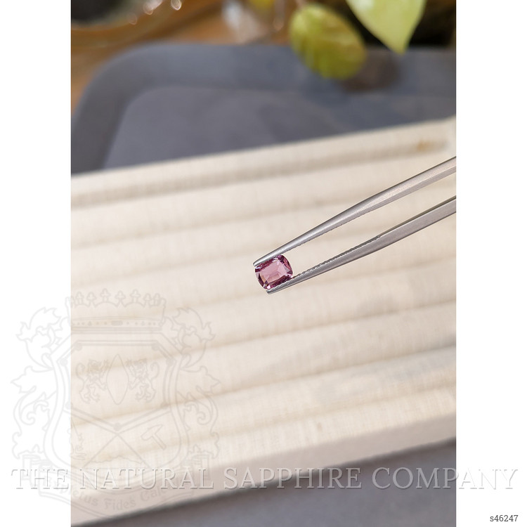 0.44 Ct. Pink Sapphire from Ceylon (Sri Lanka)