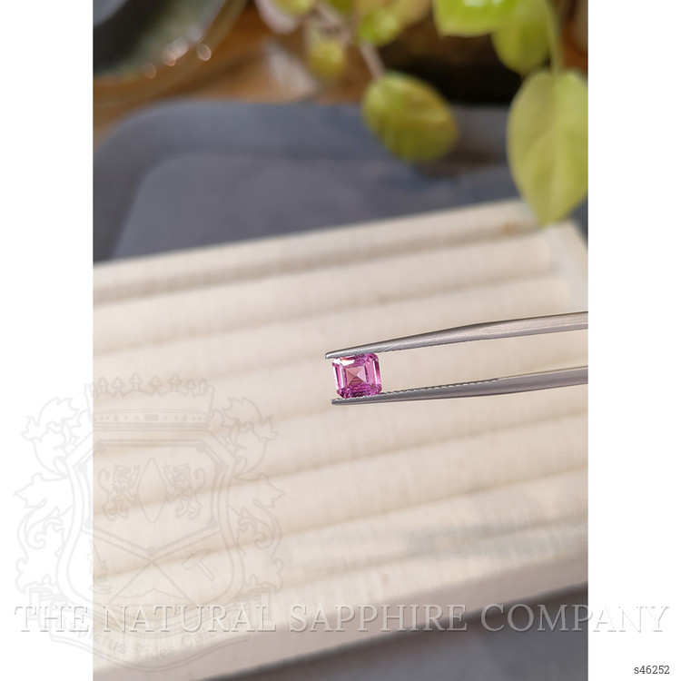 0.75 Ct. Pink Sapphire from Ceylon (Sri Lanka)