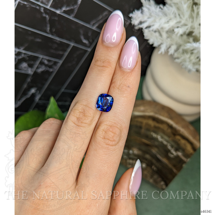 4.57 Ct. Blue Sapphire from Ceylon (Sri Lanka)
