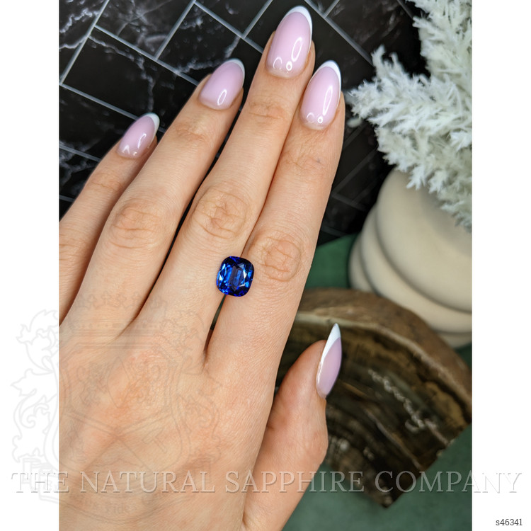 4.57 Ct. Blue Sapphire from Ceylon (Sri Lanka)