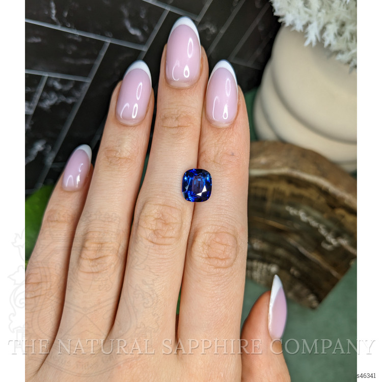 4.57 Ct. Blue Sapphire from Ceylon (Sri Lanka)