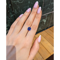 4.07 Ct. Blue Sapphire from Ceylon (Sri Lanka) Life Style