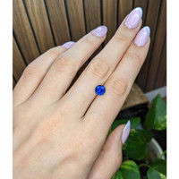 2.22 Ct. Blue Sapphire from Ceylon (Sri Lanka) Life Style