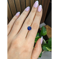 3.06 Ct. Blue Sapphire from Ceylon (Sri Lanka) Life Style
