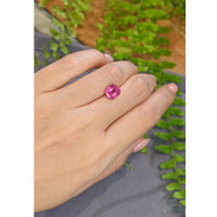 3.04 Ct. Pink Sapphire from Ceylon (Sri Lanka) Life Style