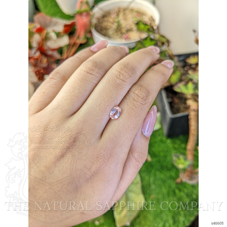 1.05 Ct. Padparadscha Sapphire from Ceylon (Sri Lanka)