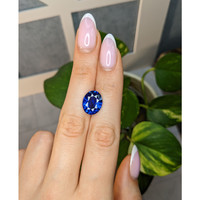 8.06 Ct. Blue Sapphire from Ceylon (Sri Lanka) Life Style