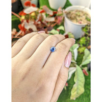 1.06 Ct. Blue Sapphire from Ceylon (Sri Lanka) Life Style