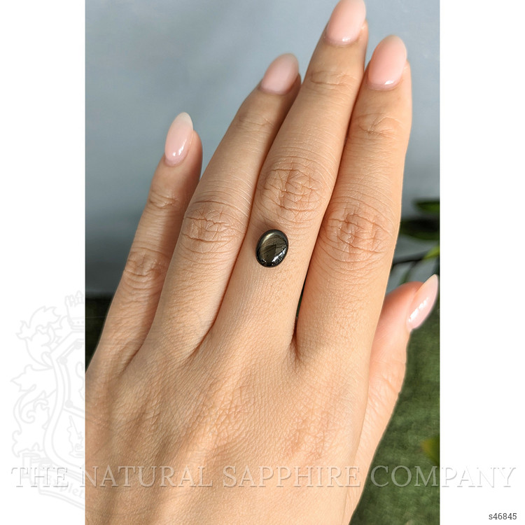 2.84 Ct. Black Star Sapphire from Ceylon (Sri Lanka)