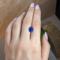 5.01 Ct. Blue Sapphire from Ceylon (Sri Lanka) Life Style