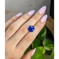 8.50 Ct. Blue Sapphire from Ceylon (Sri Lanka) Life Style