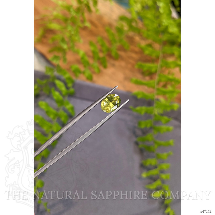 3.66 Ct. Greenish Yellow Sapphire from Ceylon (Sri Lanka)