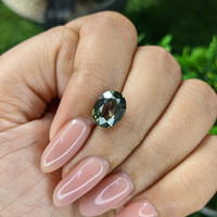 4.06 Ct. Yellowish Green Sapphire from Africa Life Style