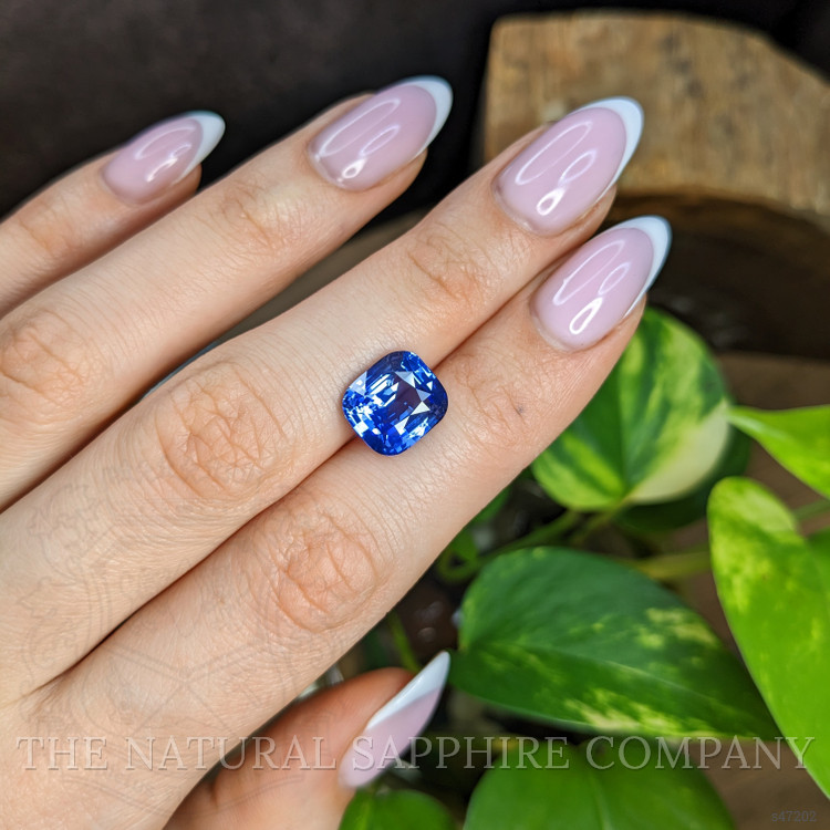 7.06 Ct. Blue Sapphire from Ceylon (Sri Lanka)