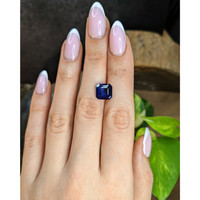 5.04 Ct. Blue Sapphire from Ceylon (Sri Lanka) Life Style
