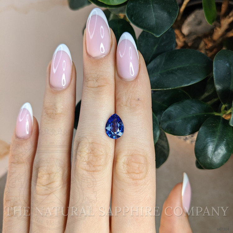 3.01 Ct. Blue Sapphire from Ceylon (Sri Lanka)