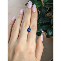 3.01 Ct. Blue Sapphire from Ceylon (Sri Lanka) Life Style