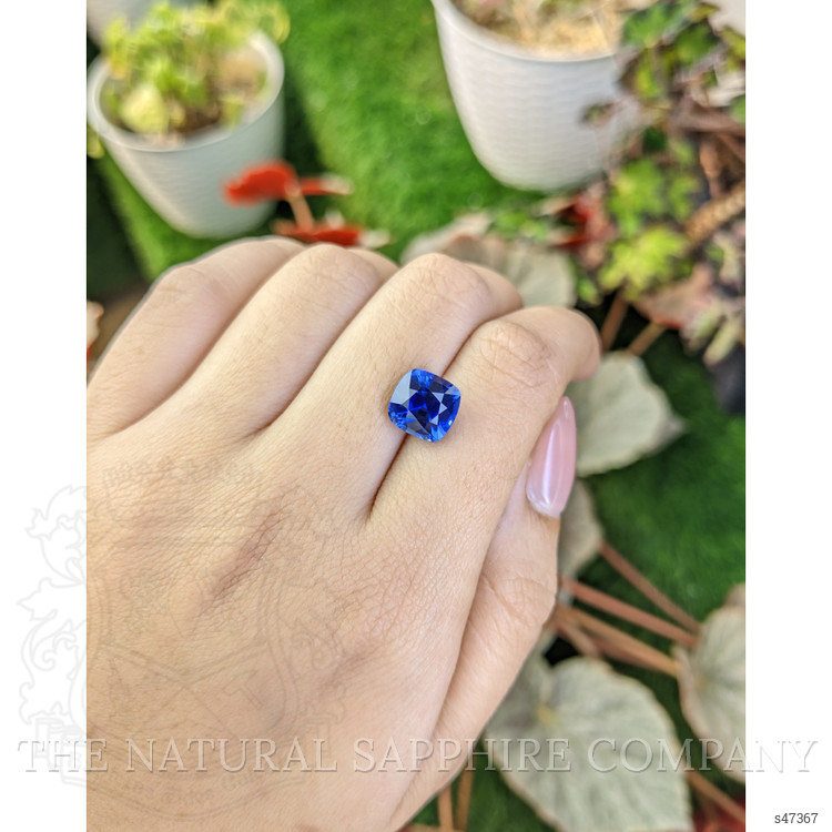 6.22 Ct. Blue Sapphire from Ceylon (Sri Lanka)