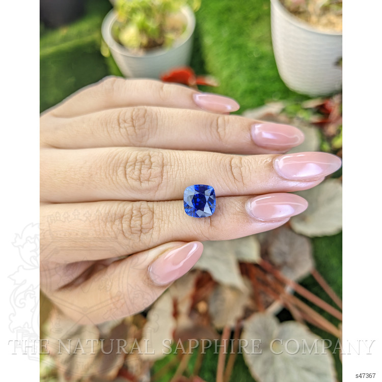 6.22 Ct. Blue Sapphire from Ceylon (Sri Lanka)