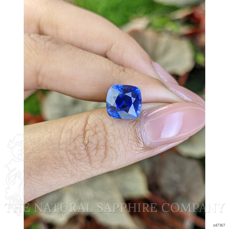 6.22 Ct. Blue Sapphire from Ceylon (Sri Lanka)