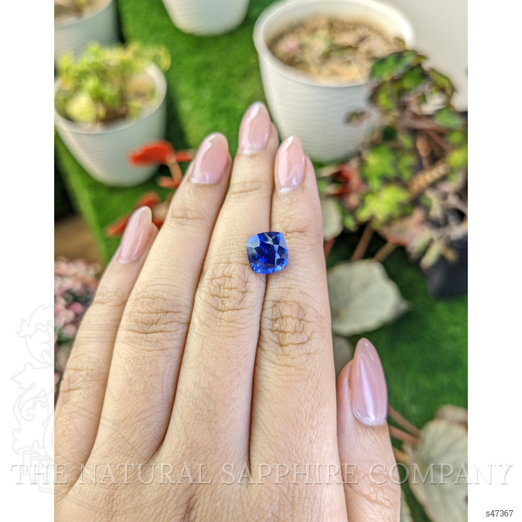 6.22 Ct. Blue Sapphire from Ceylon (Sri Lanka)