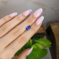 2.93 Ct. Blue Sapphire from Ceylon (Sri Lanka) Life Style