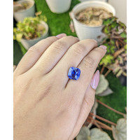 7.05 Ct. Blue Sapphire from Ceylon (Sri Lanka) Life Style