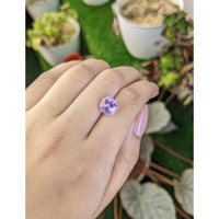 5.18 Ct. Pink Sapphire from Ceylon (Sri Lanka) Life Style
