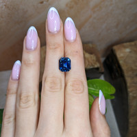 7.99 Ct. Greenish Blue Sapphire from Ceylon (Sri Lanka) Life Style