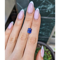 3.17 Ct. Purplish Blue Sapphire from Ceylon (Sri Lanka) Life Style