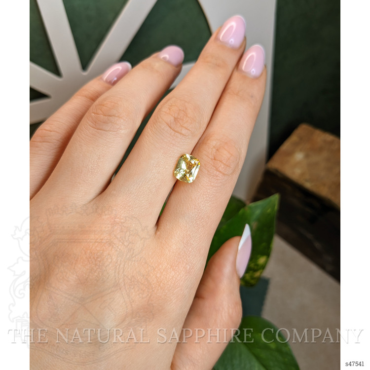 3.06 Ct. Yellow Sapphire from Ceylon (Sri Lanka)