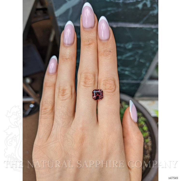 4.01 Ct. Reddish Pink Sapphire from Ceylon (Sri Lanka)