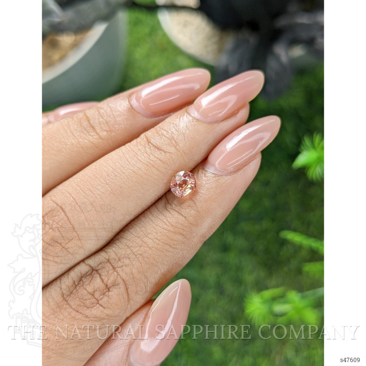 1.05 Ct. Padparadscha Sapphire from Ceylon (Sri Lanka)