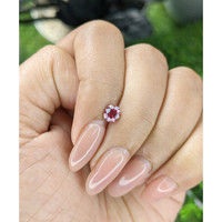 0.70 Ct. Purplish Pink Sapphire from Madagascar Life Style