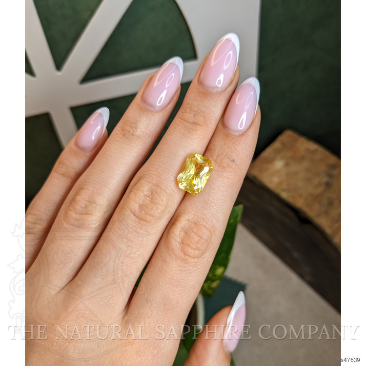 7.61 Ct. Yellow Sapphire from Ceylon (Sri Lanka)