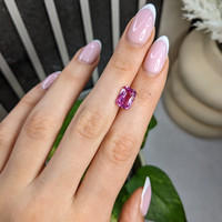4.01 Ct. Purplish Pink Sapphire from Madagascar Life Style